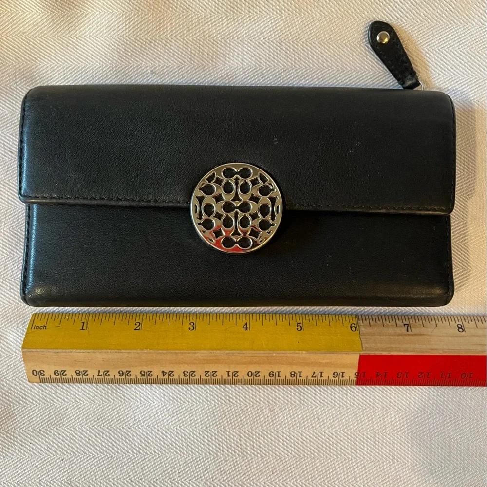 COACH black leather Gold‎ Signature snap close, organizer, coin zip wallet